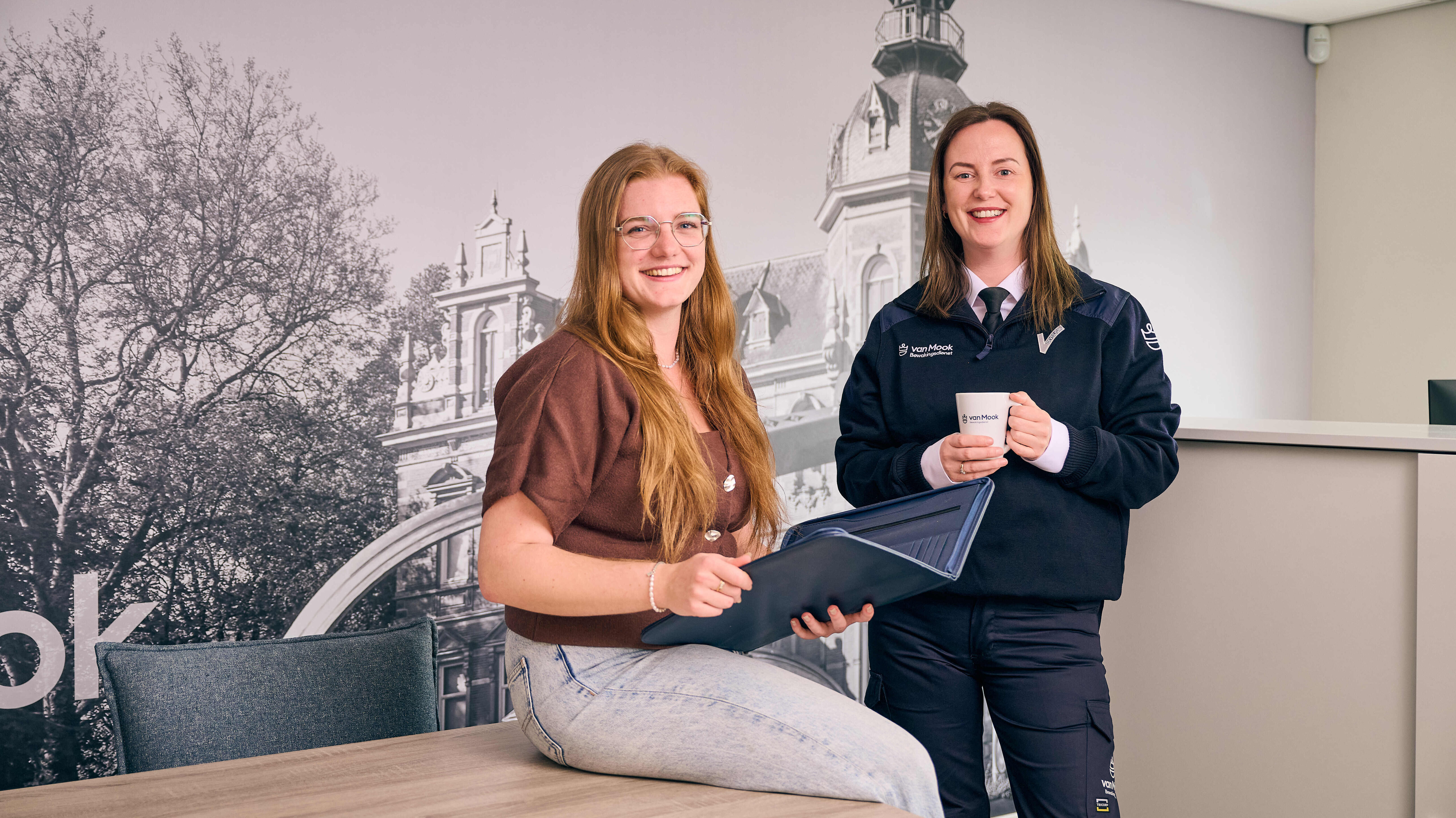Harrie-Helpt Bewakingsdienst van Mook